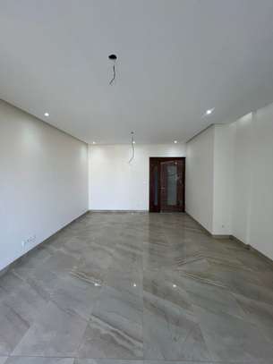 F4 de 160 m² neuf visible à Mermoz image 3