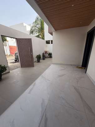 Villa moderne à Louer Sipres Mermoz image 3