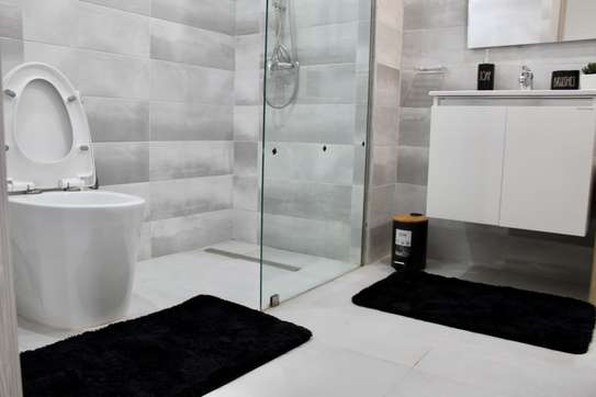 Appartement ( vide) à louer aux Almadies derrière là gondole image 6