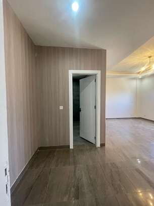 F4 de 160m² à louer usage bureau keur guorgui image 9