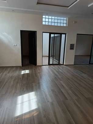 Villa F6 à louer aux Almadies image 6