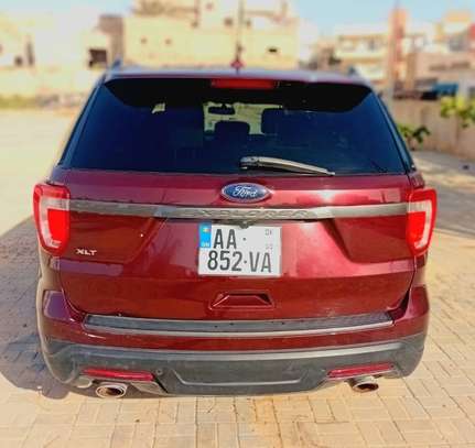 Ford Explorer image 4