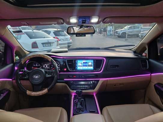 Kia carnaval 2017 image 8