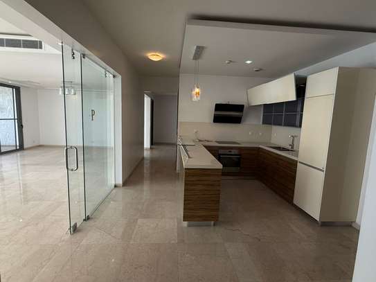 A louer à Fann Mermoz, grand appartement image 14
