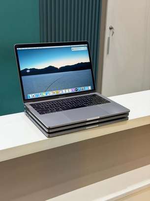 MacBook pro image 8