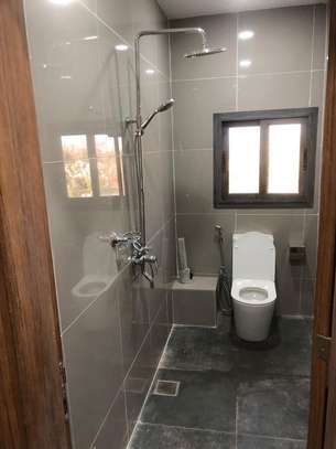 GRANDE VILLA R+3 à LOUER image 12
