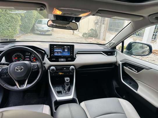 TOYOTA RAV4 XLE AWD 2021 image 5