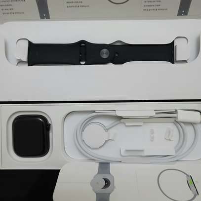 Apple watch series 11,  boite complète +autres accessoires image 2