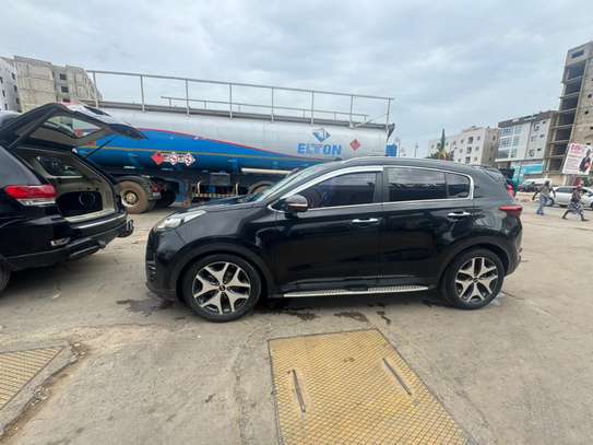 Kia Sportage SUV compact noir 5 portes image 8