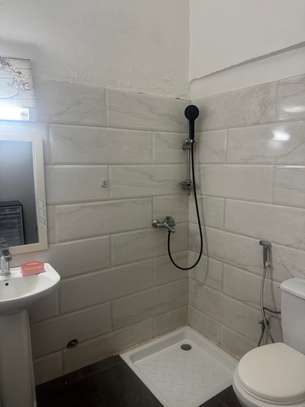 Chambre avec toilette + balcon à louer – Mermoz (Dakar) image 6