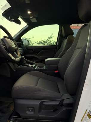 Toyota Tacoma SR  2024 image 7