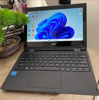 Acer travelmate spin B3 image 5