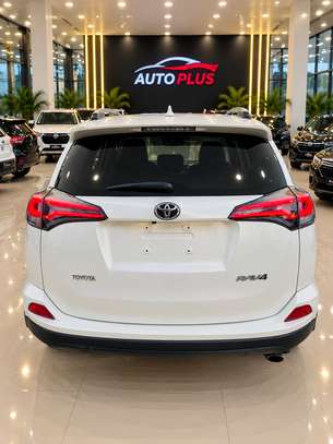 Toyota Rav4 2017 Limited image 7