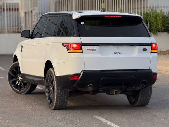 Range Rover Sport image 7