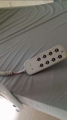 Lit électrique médicalisé avec matelas image 2