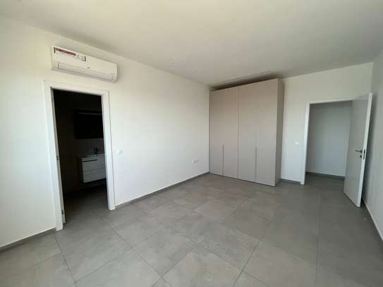 Grand et beau F5 sur la mer au Plateau Corniche Est image 12