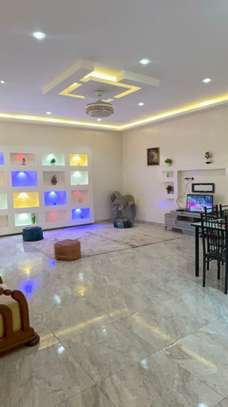 OPPORTUNITE RARE A LA SOMONE : VILLA R+1 AVEC PISCINE image 3
