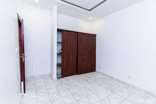 Appartement F6 mermoz image 10