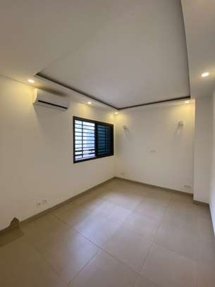 Magnifique appartement de type F4 à louer au virage image 7