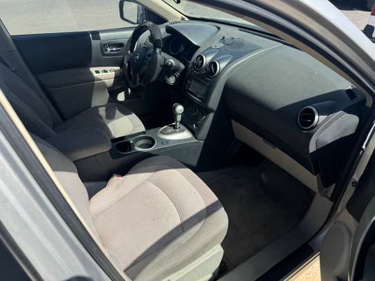 Nissan Rogue image 2