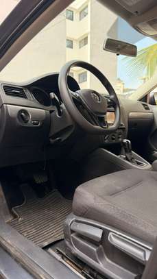 Location Volkswagen Jetta image 8