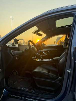 Jetour X70 SUV essence gris métallisé automatique image 5