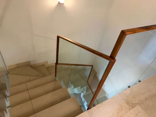 Duplex neuf à louer aux Almadies. image 9