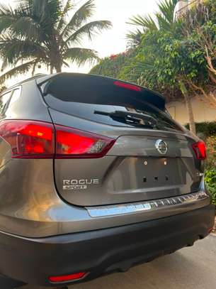 Nissan rogue sv image 8