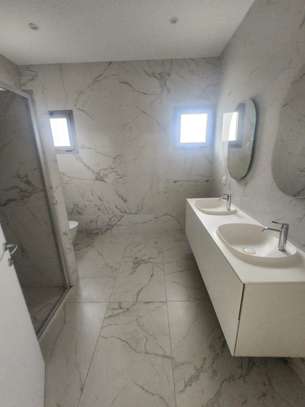 Appartement F5 à louer à Fann Résidence image 13