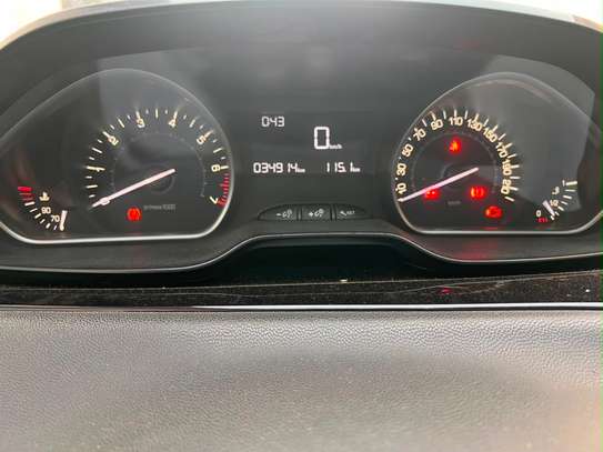 Peugeot 208 2019 image 7