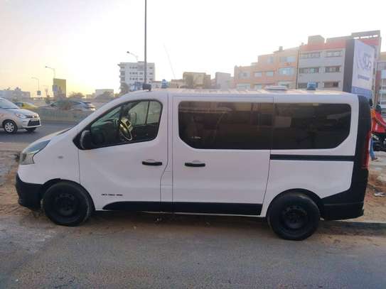 Ambulance Renault Trafic Année 2015 (URGENT) image 11