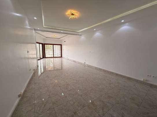 bureau duplex à louer 600m2 image 8