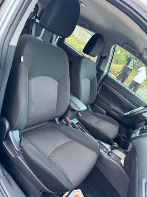 Mitsubishi Outlander 2019 essence 2.0L image 12