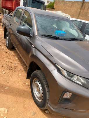 Mitsubishi L200 2022 image 5