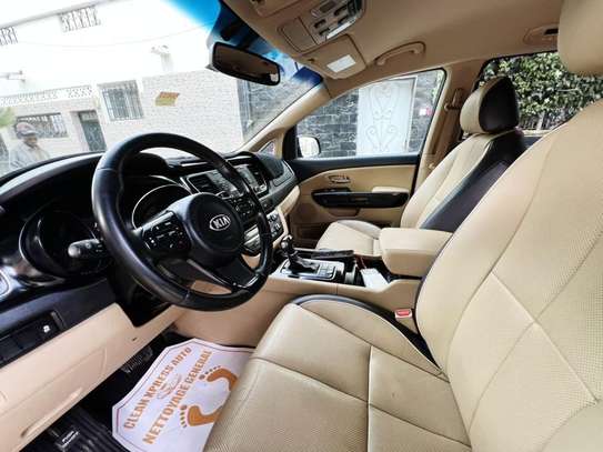 KIA SEDANO 8 places luxury image 10