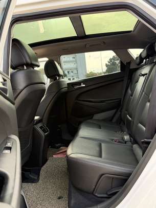 HYUNDAI TUCSON 2018 image 11