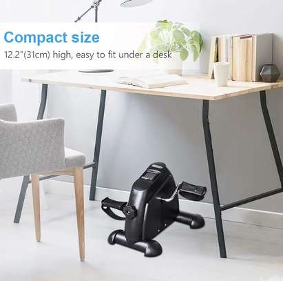 Mini vélo d'exercice pour jambes et bras avec écran LCD image 11