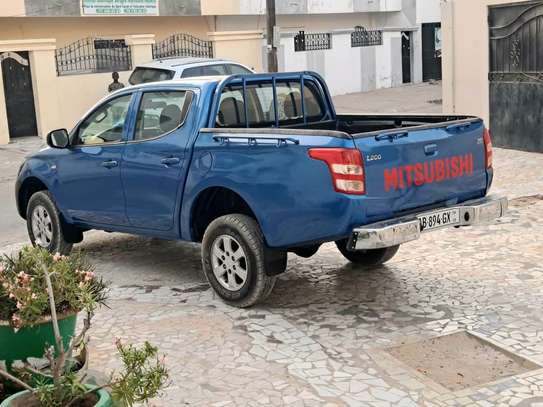 Mitsubishi L200 image 7