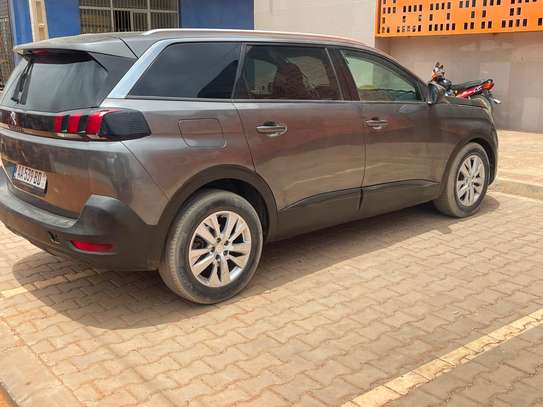 Peugeot 5008 image 2