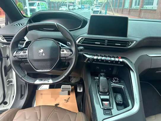 PEUGEOT 5008 image 5