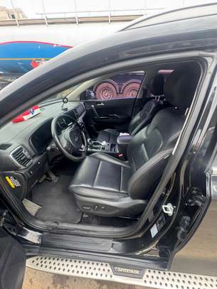 Kia Sportage SUV compact noir 5 portes image 2