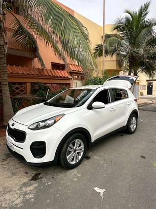 Kia Sportage blanc SUV spacieux et fiable image 9