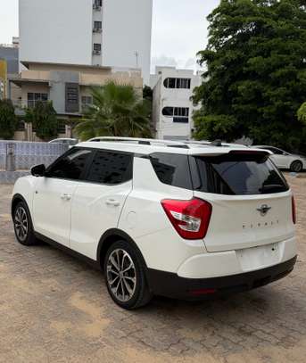 SsangYong Tivoli Air 2016 image 10