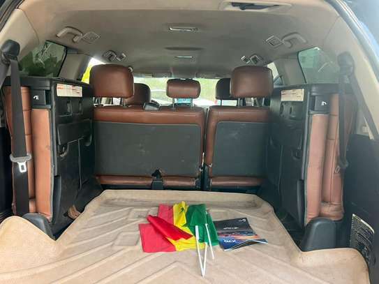 TOYOTA LAND CRUISER image 8