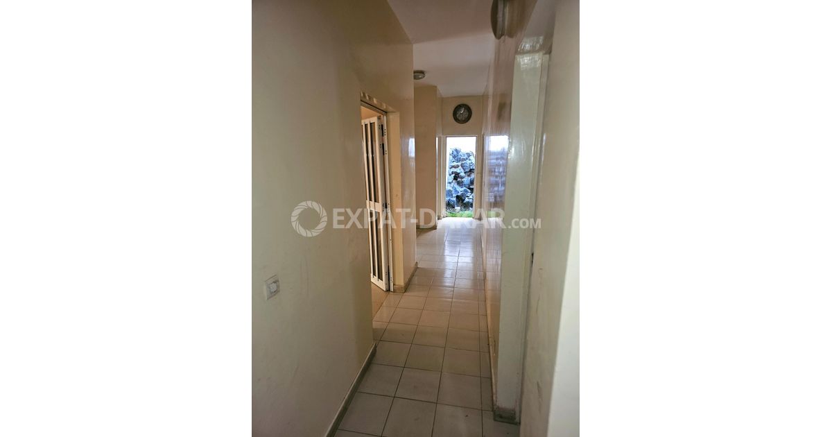 Villa de 200m2 à vendre aux Maristes Hann maristes ExpatDakar