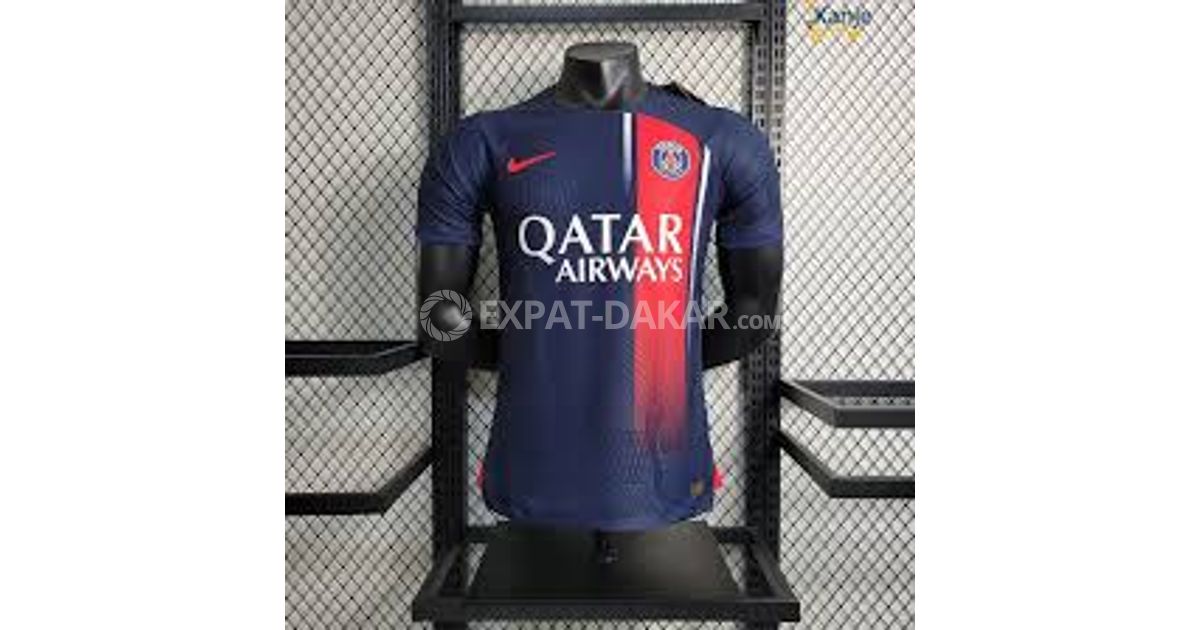 Maillot De Foot Authentique FK Krasnoïarsk - Taille L/182 - Blanc, Porté, Numéro 9