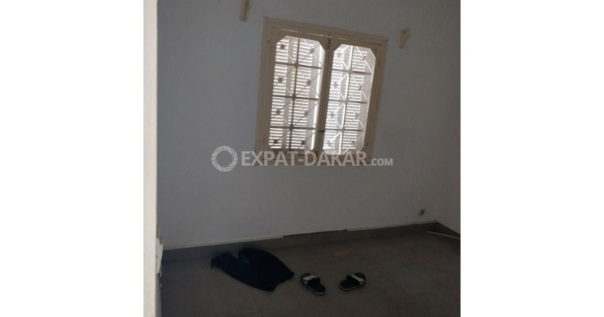 Maison d'angle a vendre a Yoff virage cité Biagui Cité biagui Expat