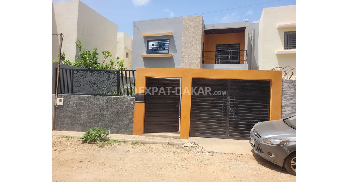Villa r+1 à louer par mois - Almadies 2 | Expat-Dakar