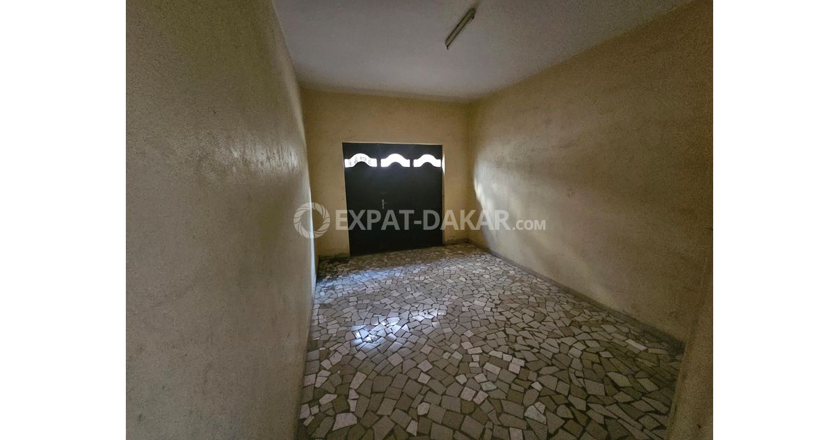 Villa de 200m2 à vendre aux Maristes Hann maristes ExpatDakar