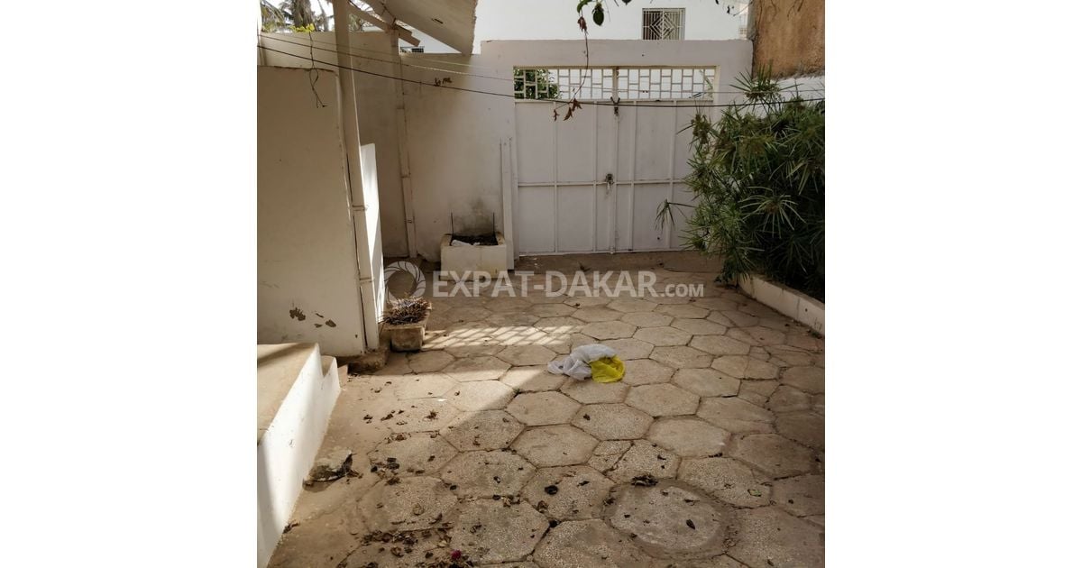 Maison d'angle a vendre a Yoff virage cité Biagui Cité biagui Expat
